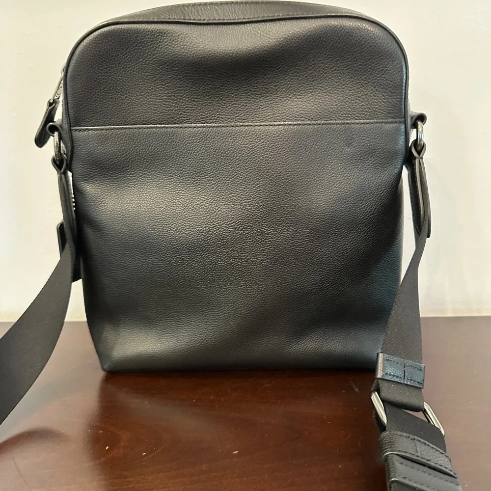 Coach Flight Messenger Crossbody Men’s Black Pebble Leather Bag C2057-F68014 EUC